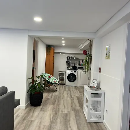 Casinha Res Do Chao Na Com Quintal E Barbecue