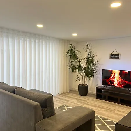 Casinha Res Do Chao Na Com Quintal E Barbecue